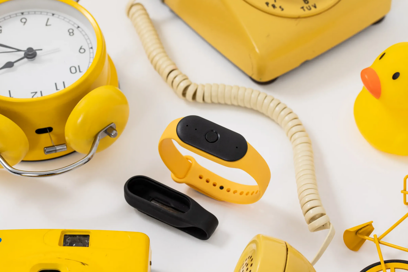 Bee, the voice-first AI wearable computer acquired by Amazon